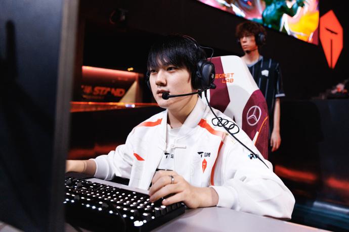 包含JackeyLove意外战胜TL，出色防守引爆全场！的词条-爱游戏平台