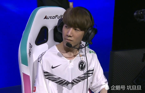 Rookie在澳大利亚队比赛中败北，持续失利引发热议！-爱游戏应用