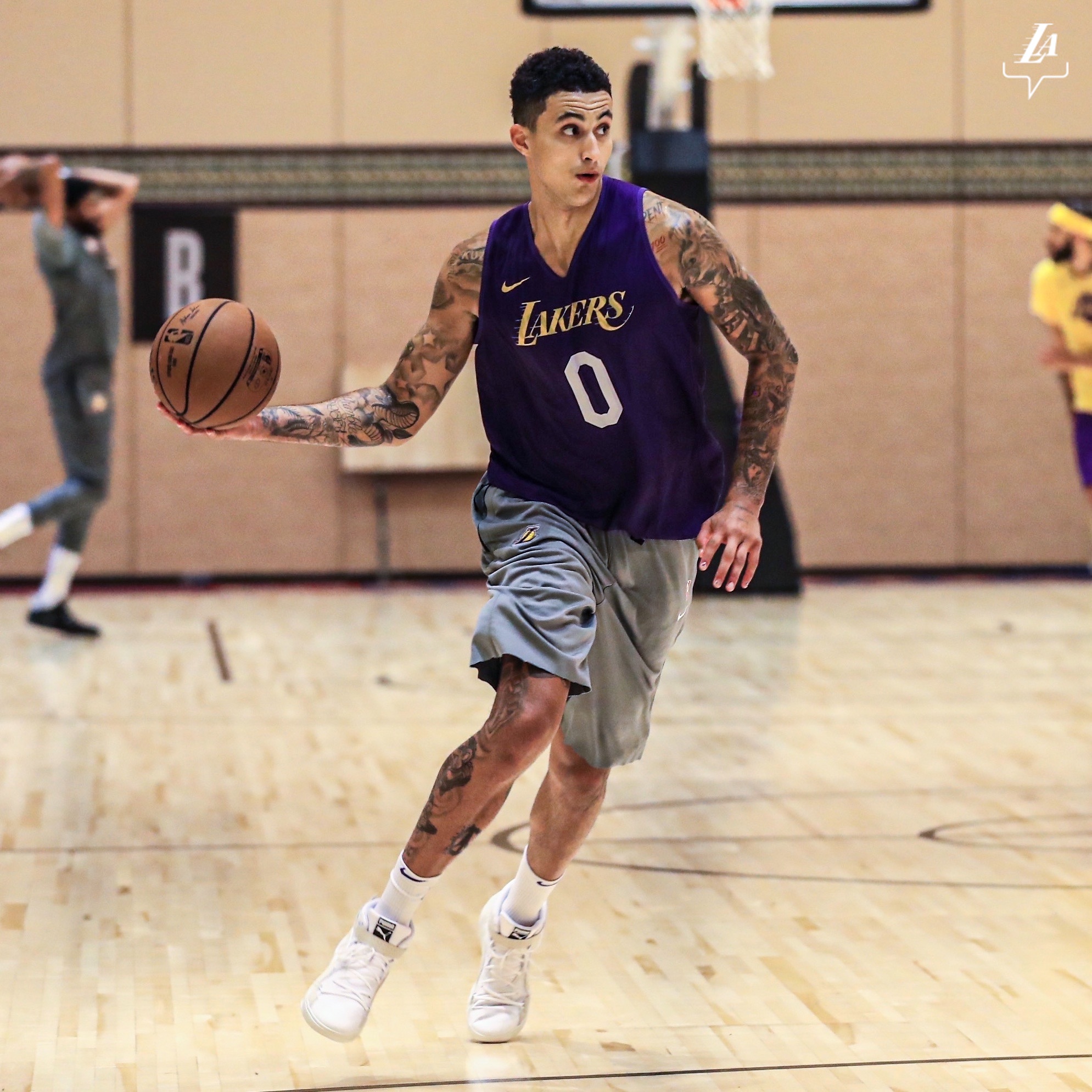 关于浓眉哥官方宣布领先优势明显新规，MAD引发争议！的信息-爱游戏平台